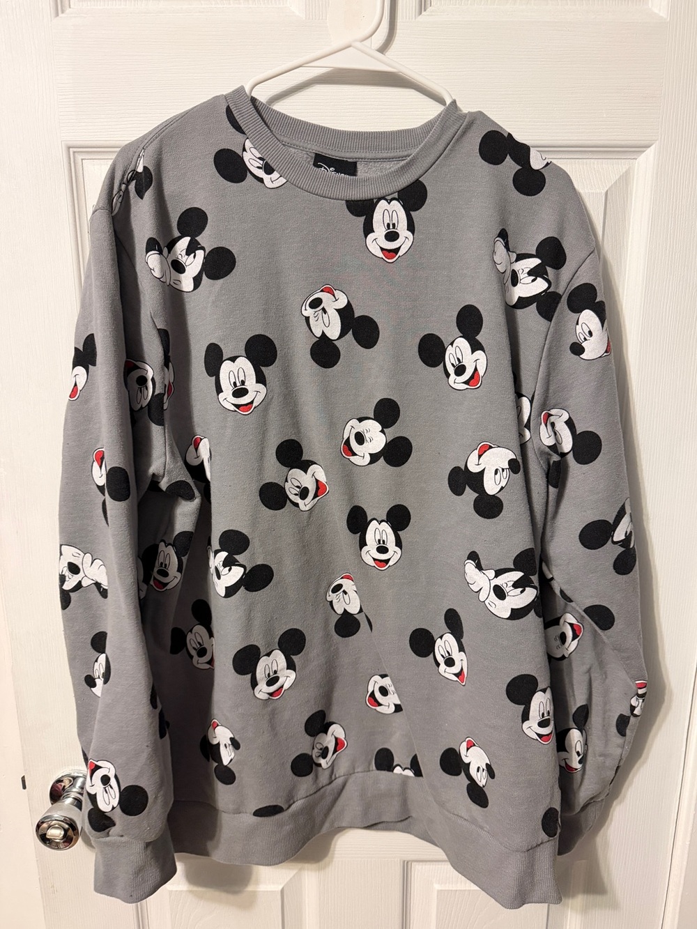 Limited edition Disney Mickey
Mouse All Over Print Logo Grey
Sweatshirt Crewneck
